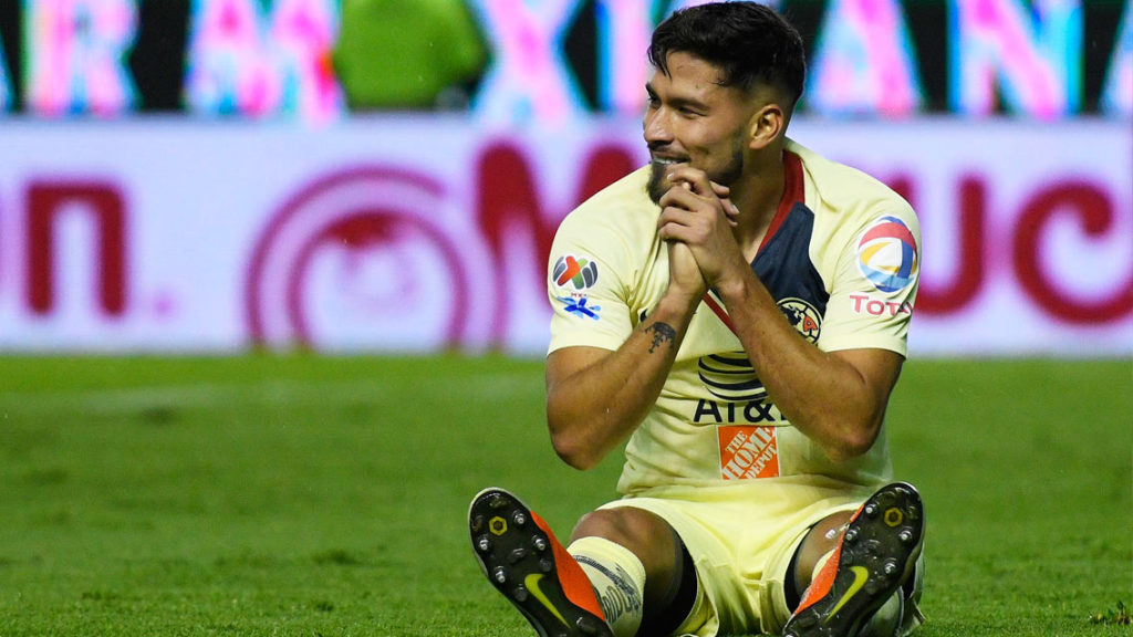 El defensa guaraní declaró que en América no se preocupan por la posición en la tabla