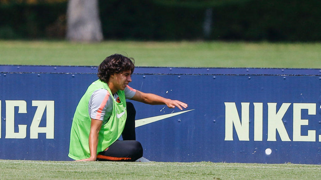 Diego Lainez no podrá jugar ante Puebla por lesión.