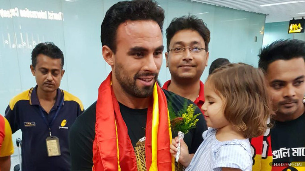 Enrique Esqueda es recibido en la India como ‘Dios’
