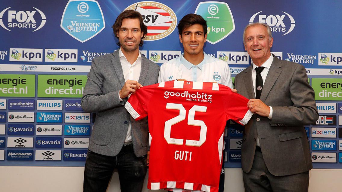 Erick Gutiérrez es registrado por el PSV para jugar Champions