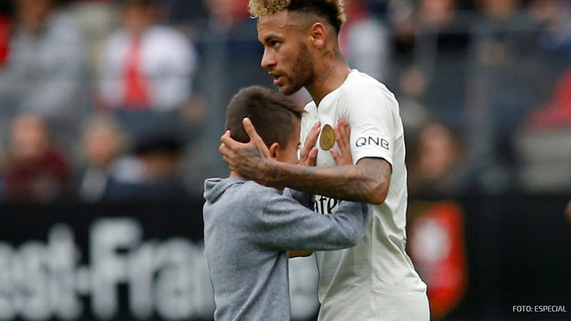 El increíble gesto de Neymar con un niño