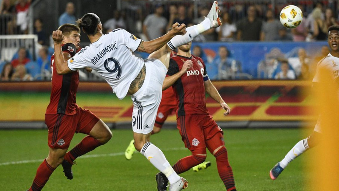 El golazo de Zlatan para llegar a 500 en su carrera