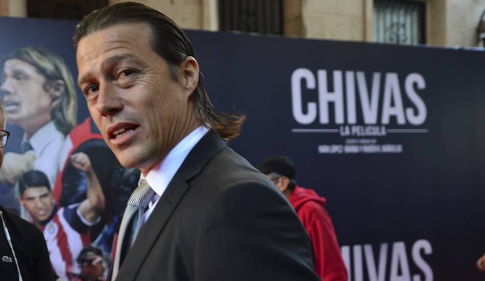 Almeyda robó los reflectores en el estreno de la película de Chivas