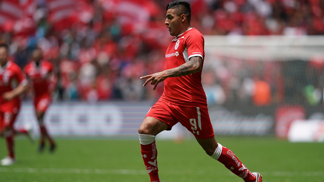 Alexis Vega sería el primer refuerzo de Chivas
