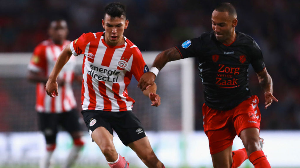 Visores del Tottenham siguen a 'Chucky' Lozano