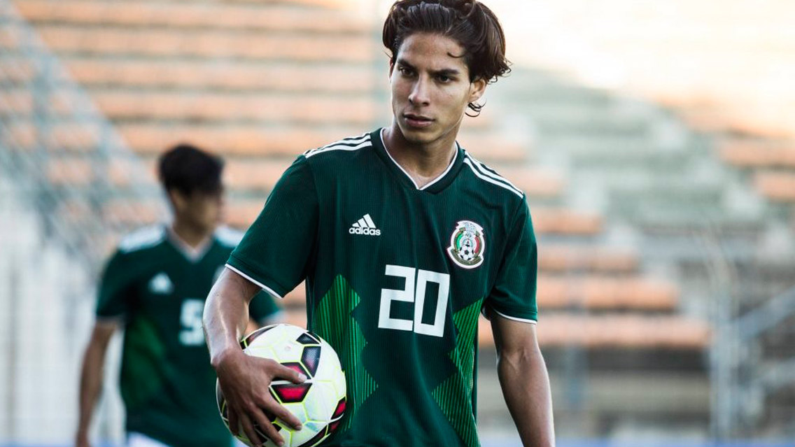 En Selección Mexicana se pelean por Diego Lainez