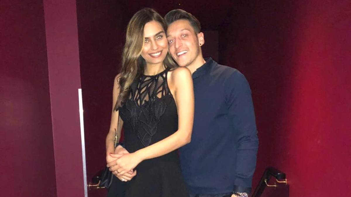 mesut novia