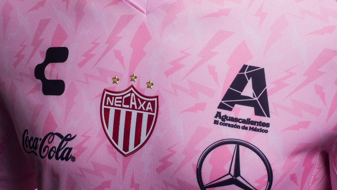 Necaxa estrena increíble jersey rosa