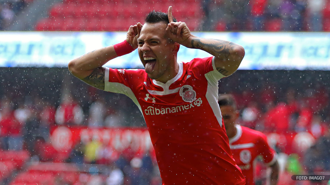 Rodrigo Salinas ‘calienta’ el juego contra el América