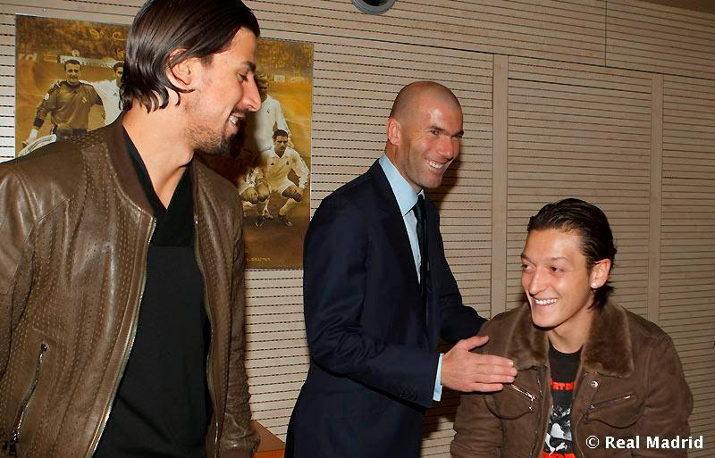 Mesut Ozil y Zinedine Zidane en Real Madrid 