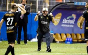 Maradona festeja gol de Dorados