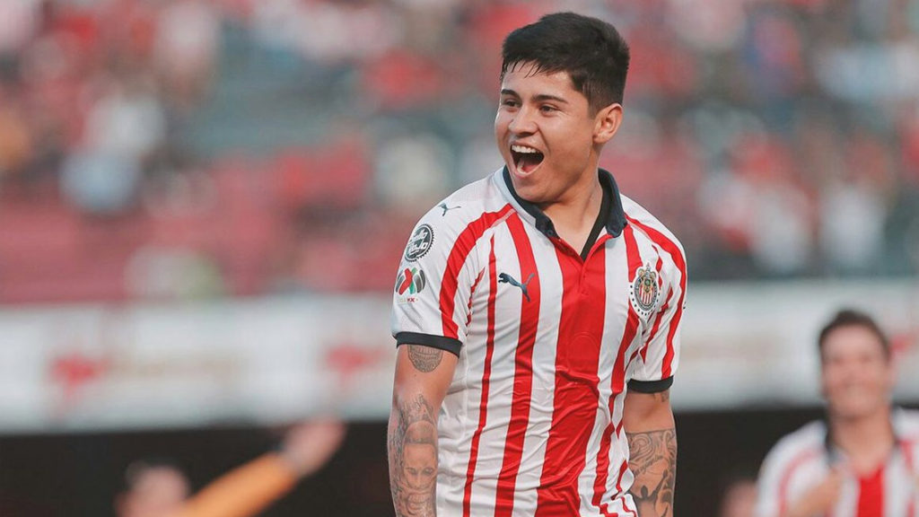 Chivas impone castigo a 'Chofis' López