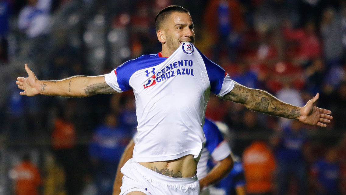 cruz-azul-toma-la-ventaja-en-la-corregidora