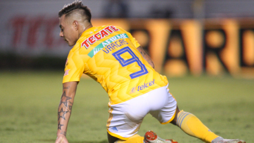 'Tuca' Ferretti corre a Vargas y Carioca del entrenamiento