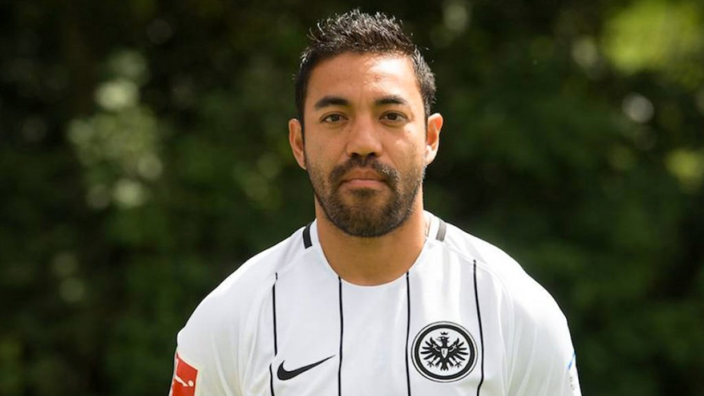 Marco Fabián causa polémica con modelo Argentina