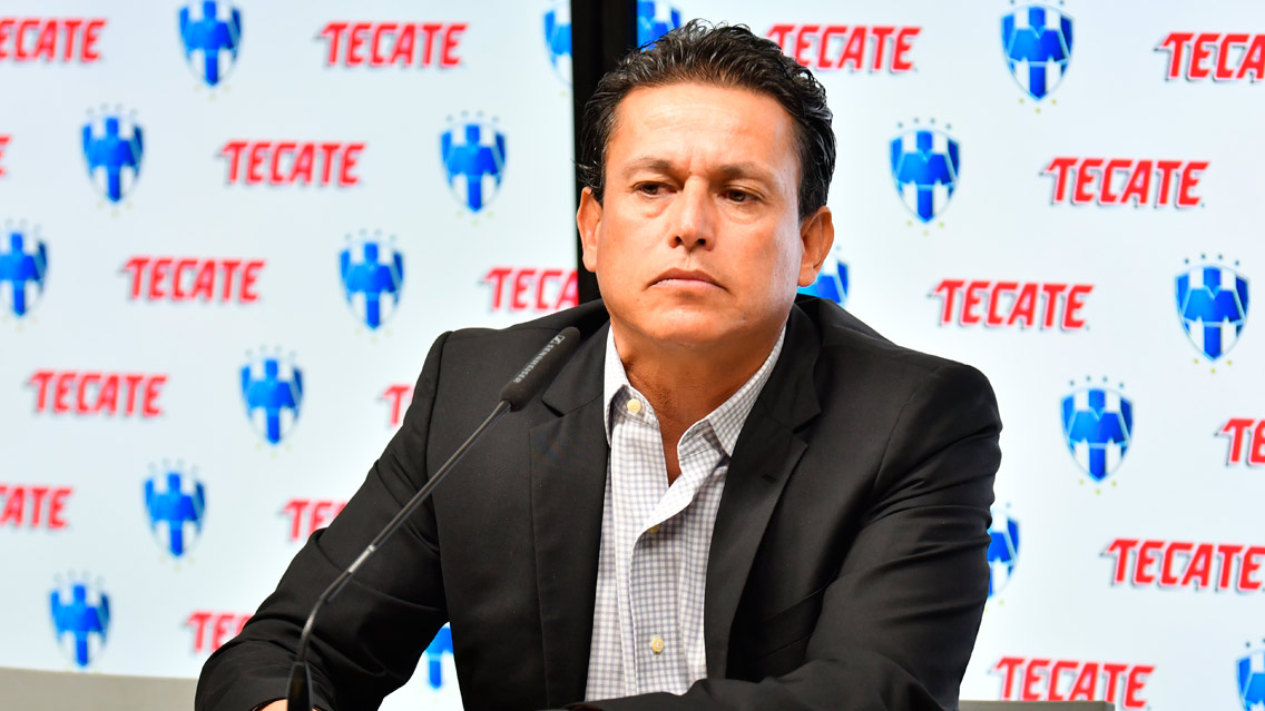 Luego de la derrota, Salvador Reyes explotó contra el arbitraje
