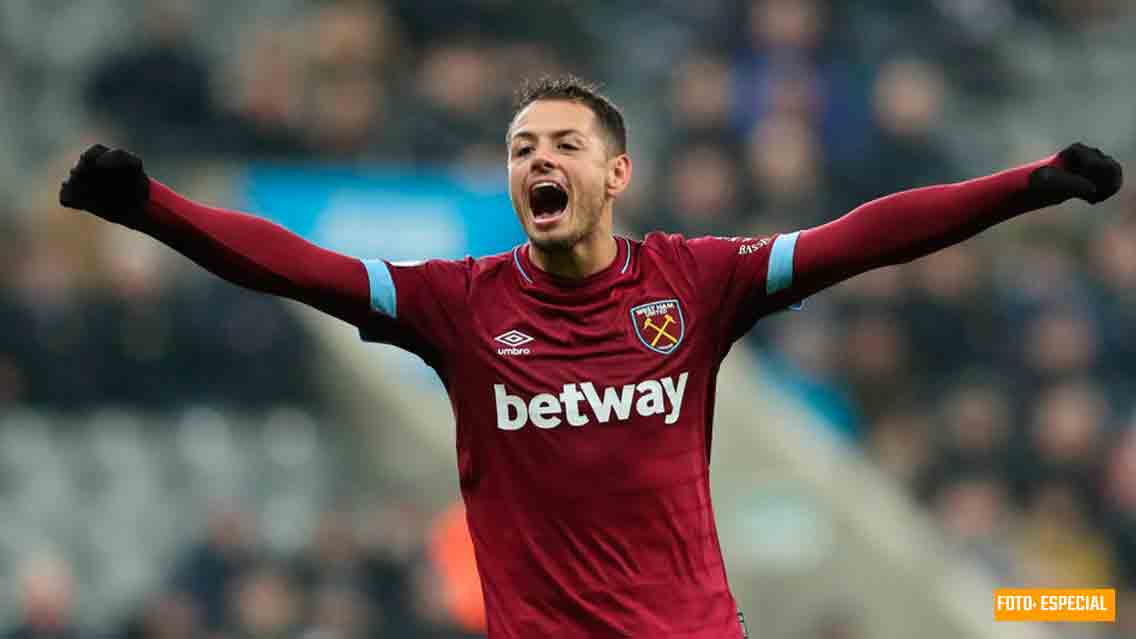 Valencia interesado en fichar a Javier Hernández