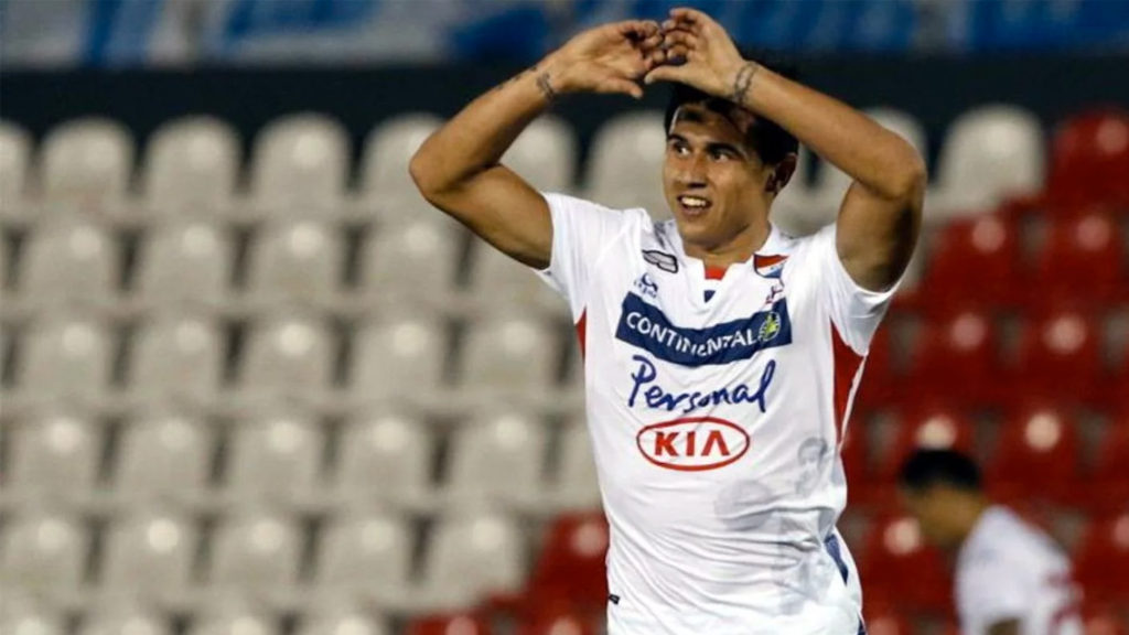 OFICIAL: Adam Bareiro, nuevo delantero de Rayados