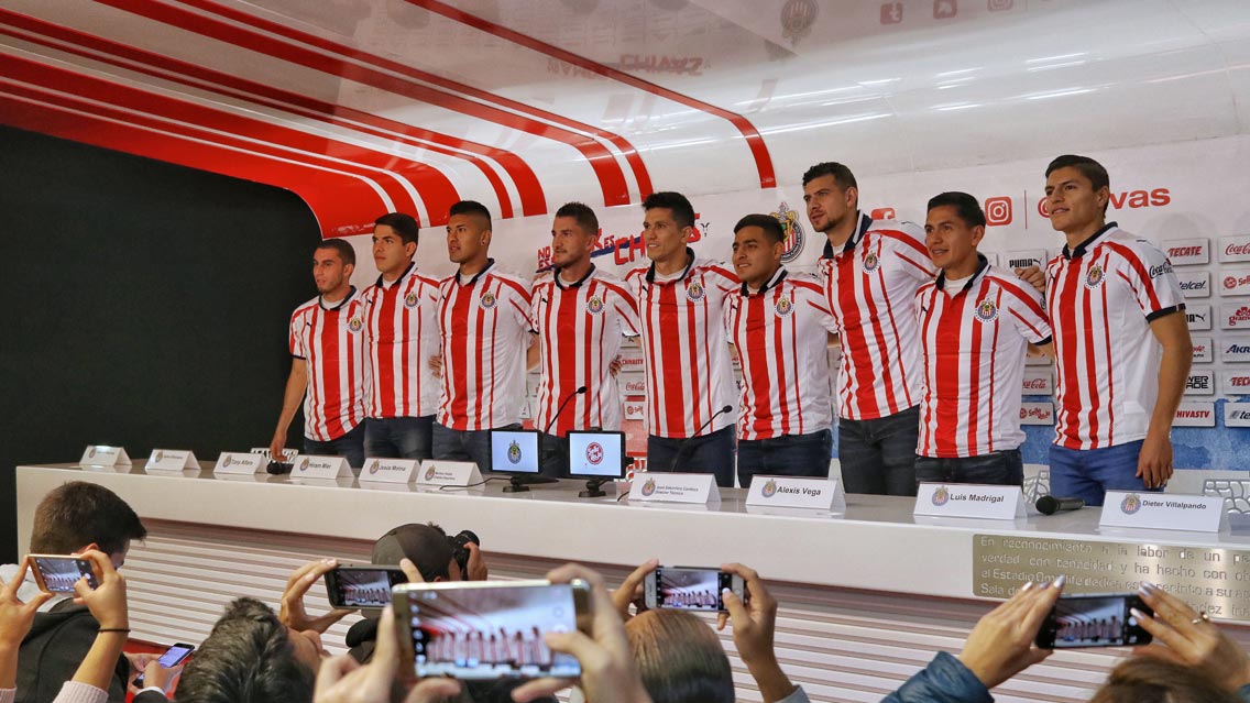 Los dorsales de los 9 refuerzos de Chivas