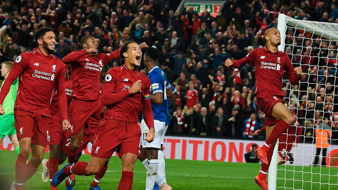 Con este raro gol, el Liverpool se lleva el Merseyside Derbi