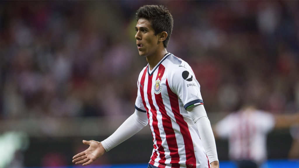 Ponen a José Juan Macías en la mira de Rayados