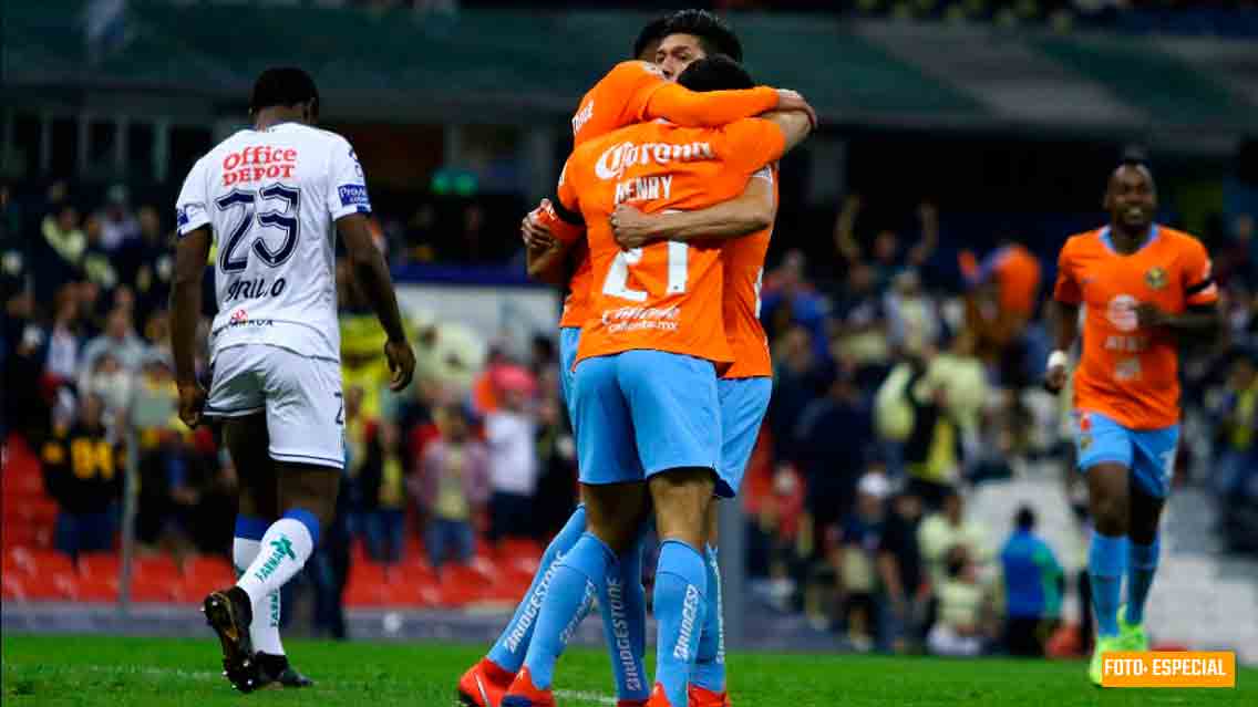 América gana, golea y gusta contra Pachuca