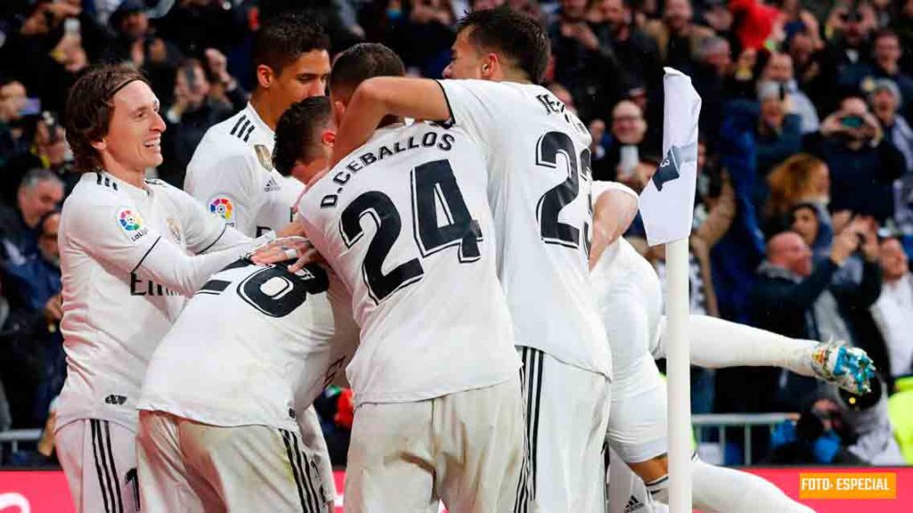 El Real Madrid vence al Sevilla y sigue con vida
