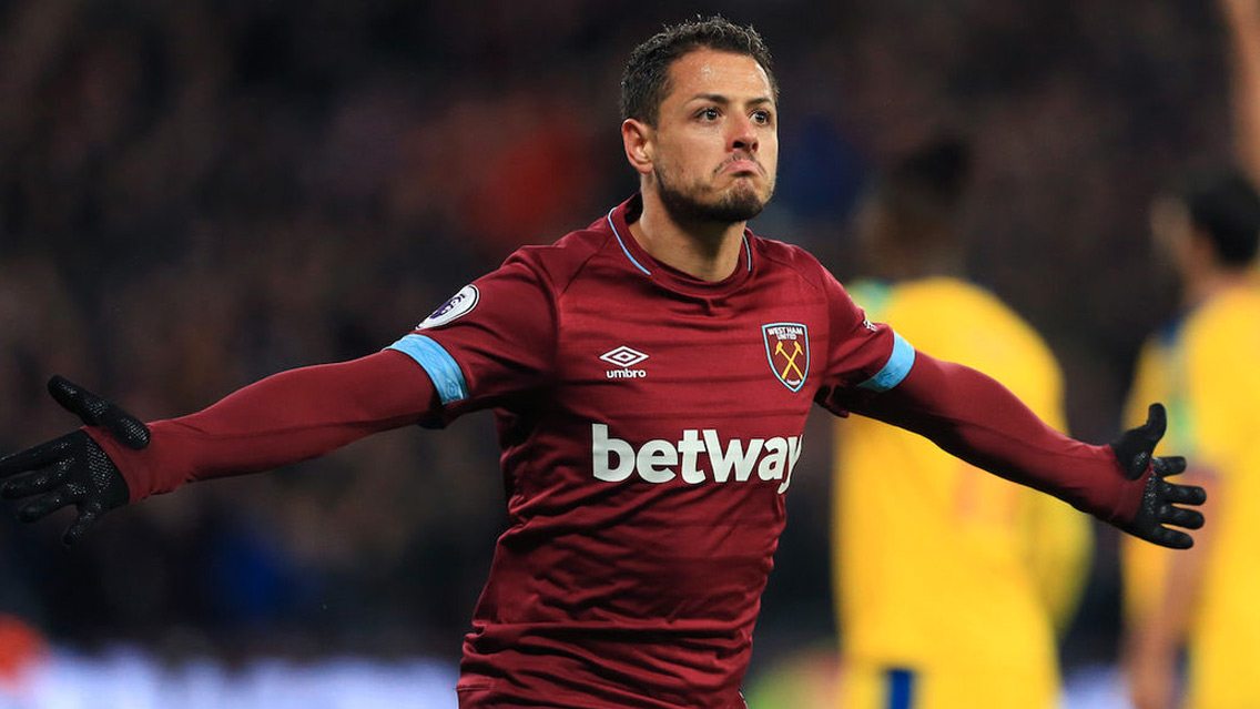 West Ham le da número de crack a Chicharito Hernández