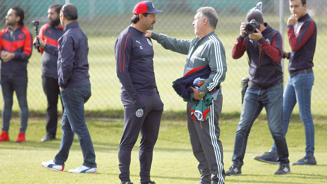 3 jugadores de Chivas que agradan al Tata Martino