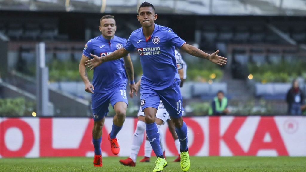 Cruz Azul no brilla pero vence a Xolos