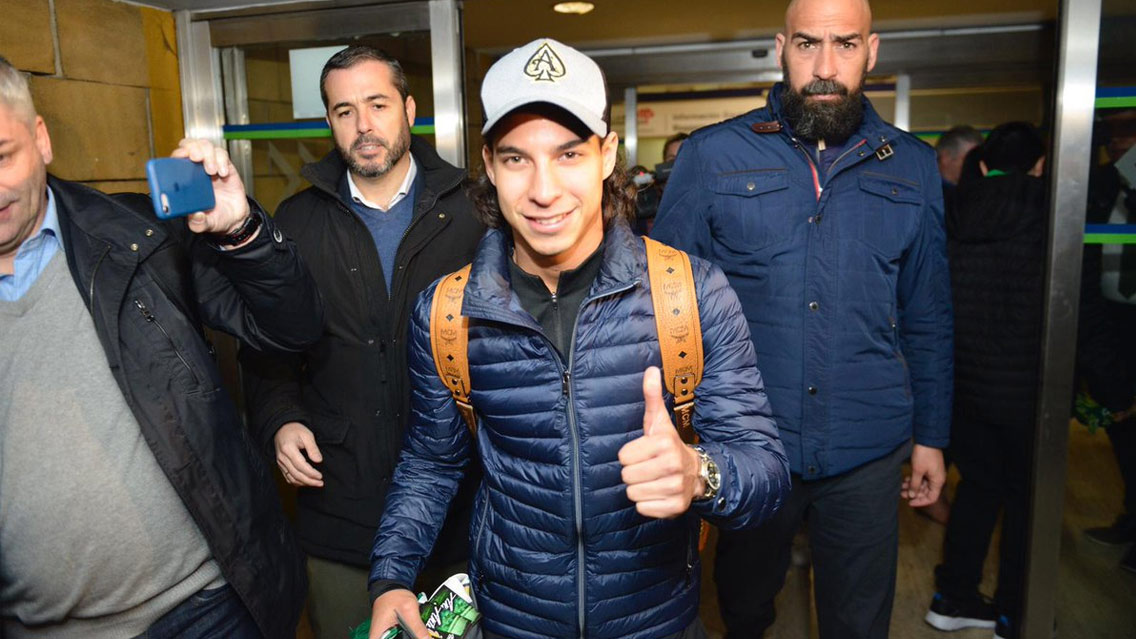 Diego Lainez, cláusula y dorsal con Real Betis