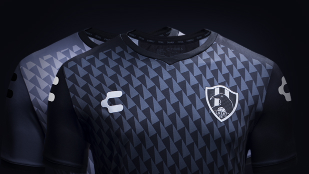 camiseta club de cuervos 2019