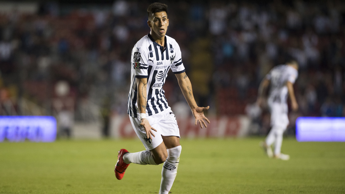 Maxi Meza hace magia y Rayados vence a Gallos