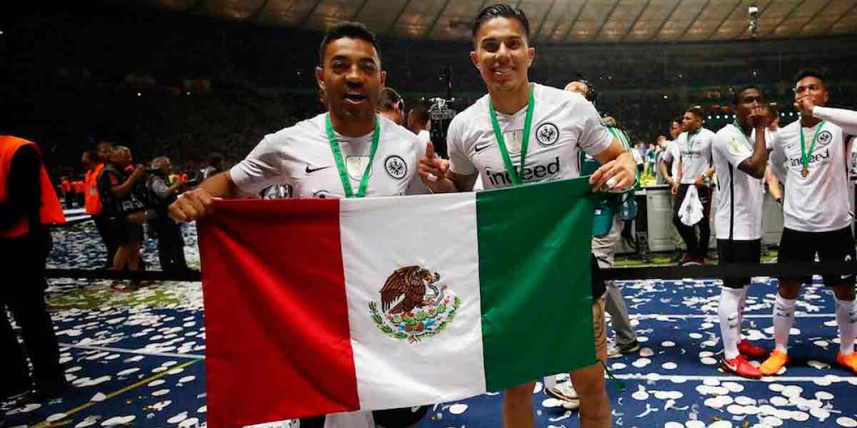 Carlos Salcedo y Marco Fabián