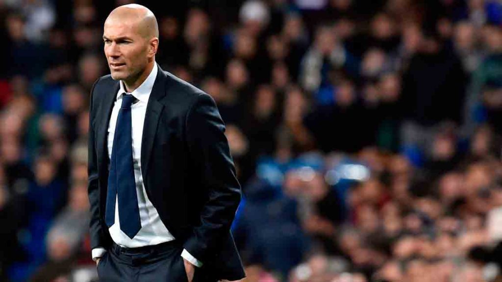 Chelsea quiere a Zidane en el banquillo