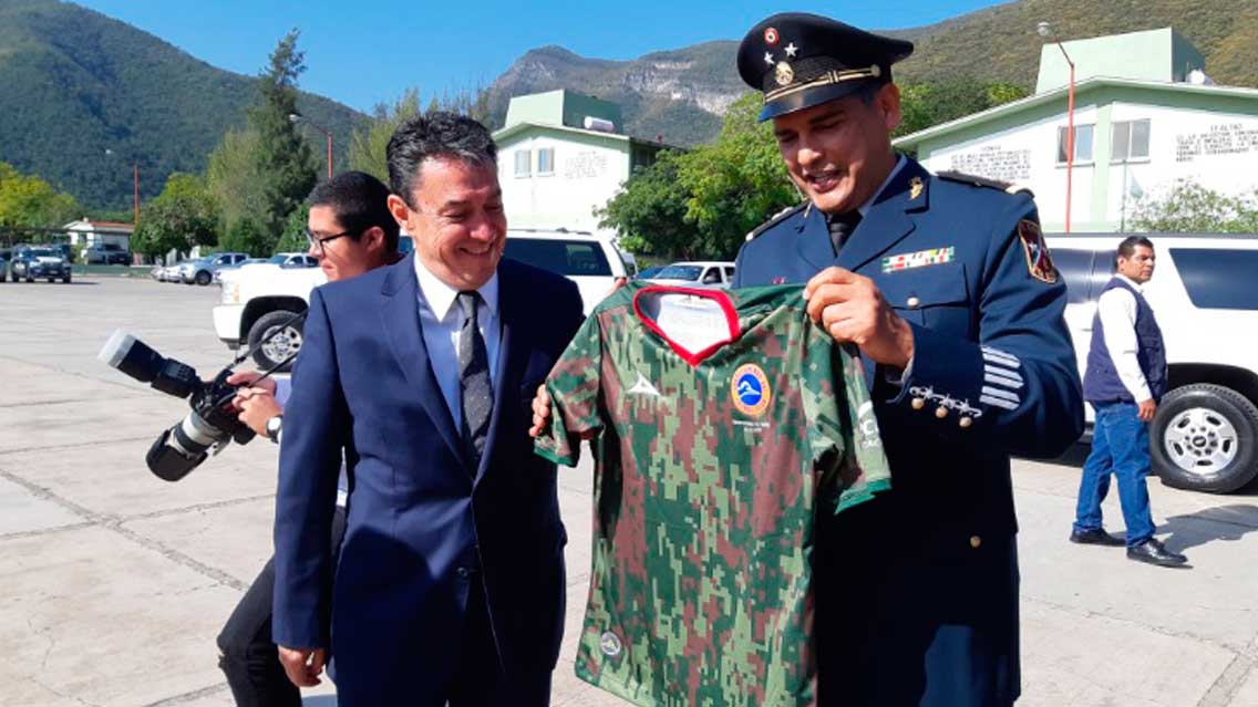 Correcaminos presentó uniforme conmemorativo del Día del Ejército