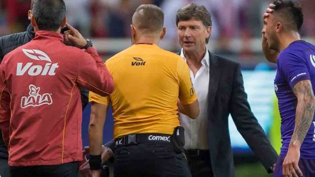 Cristante igualó a Gallego en número de expulsiones