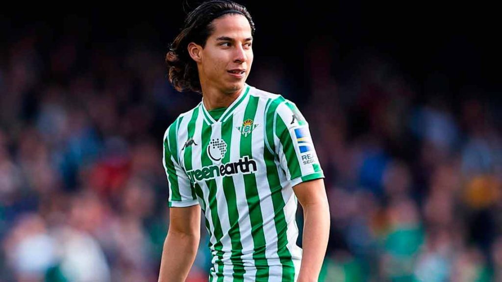 La estatua del 'otro' Diego Lainez