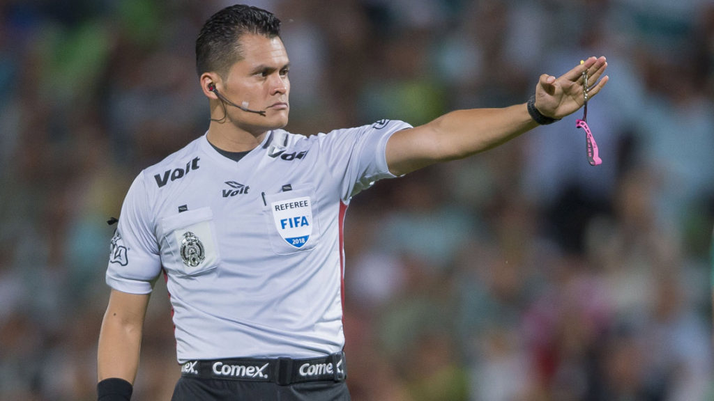 ¿Cuánto cobran los árbitro de la Liga MX?