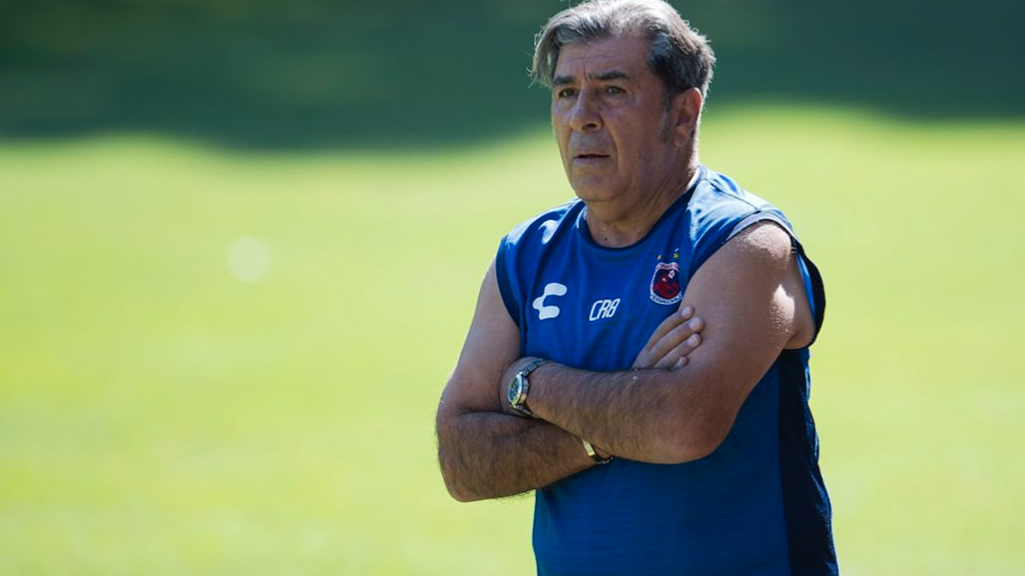 Carlos Reinoso arremete contra Nico Castillo
