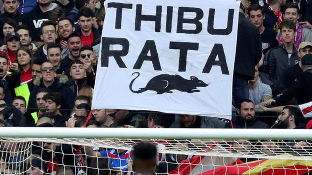 Fans del Atletico llenan de 'ratas' a Thibaut Courtois