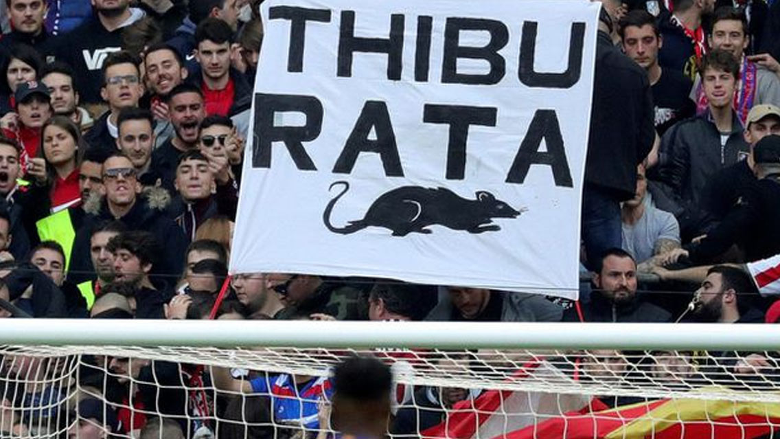 Fans del Atletico llenan de ‘ratas’ a Thibaut Courtois