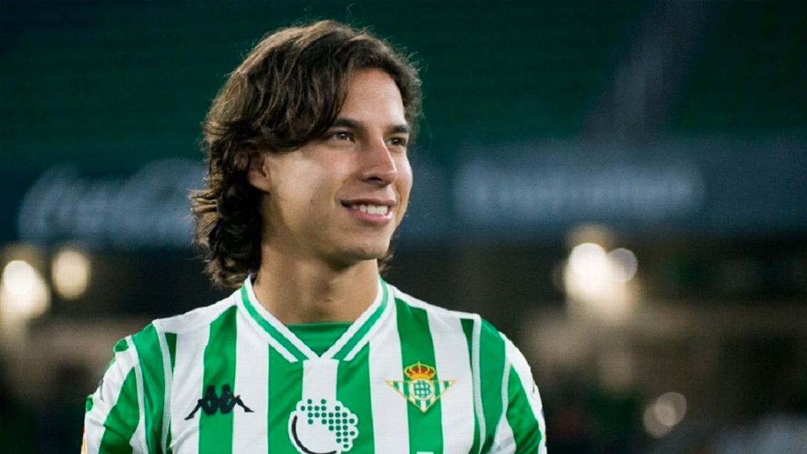 Real Betis registra a Diego Lainez para Europa League