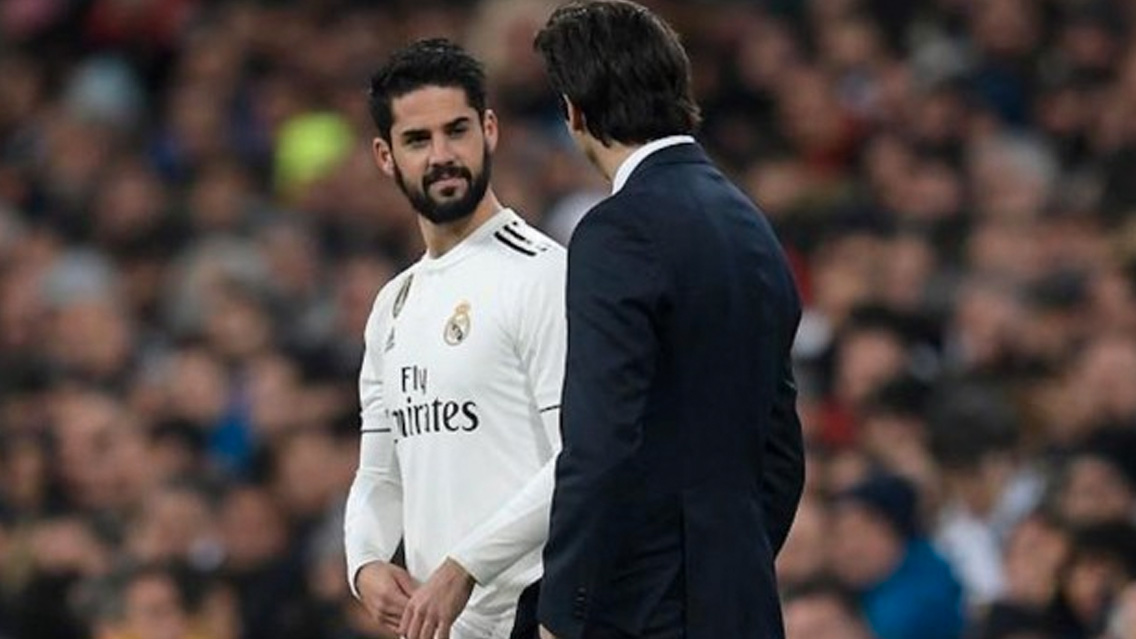 Isco le tira un dardo a Santiago Solari