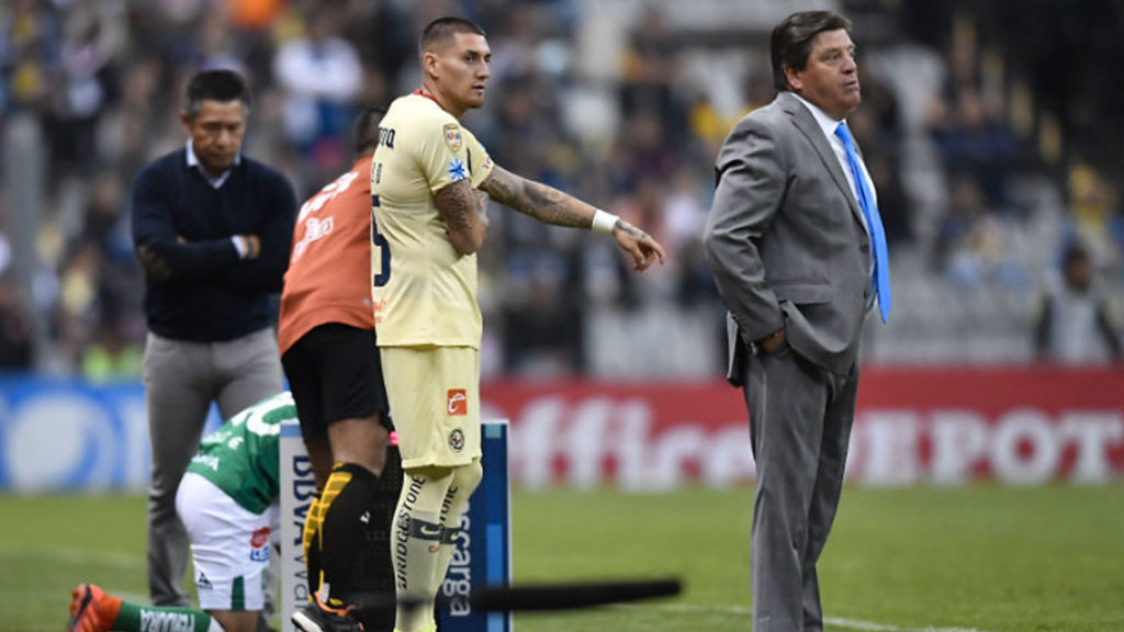 Nicolás Castillo irá de titular vs Pumas