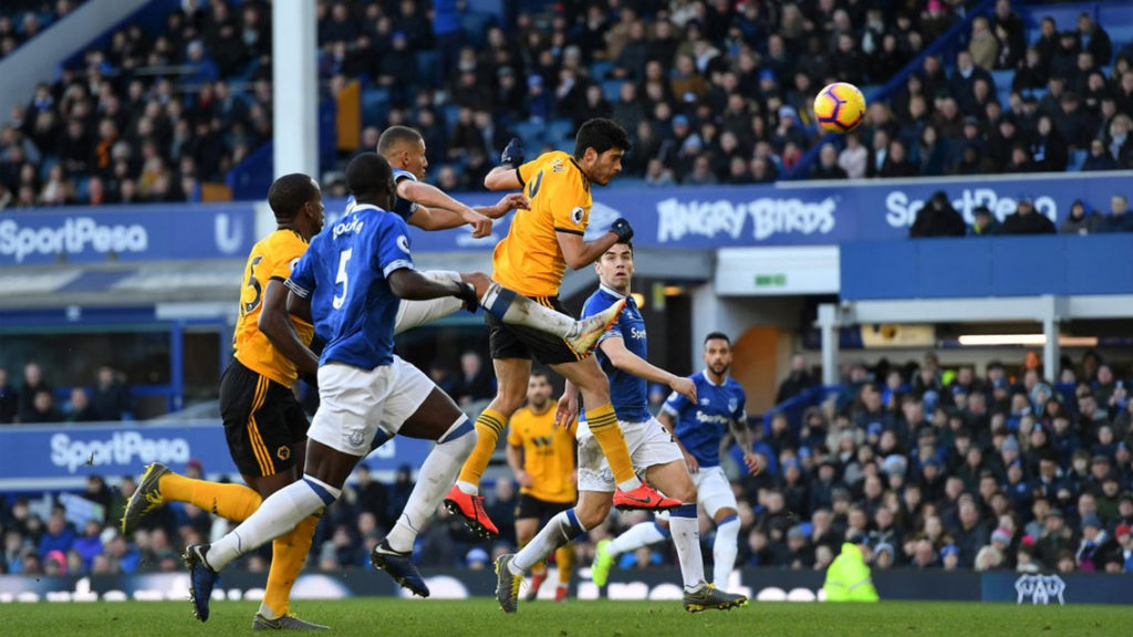 El gol de Raúl Jiménez contra Everton