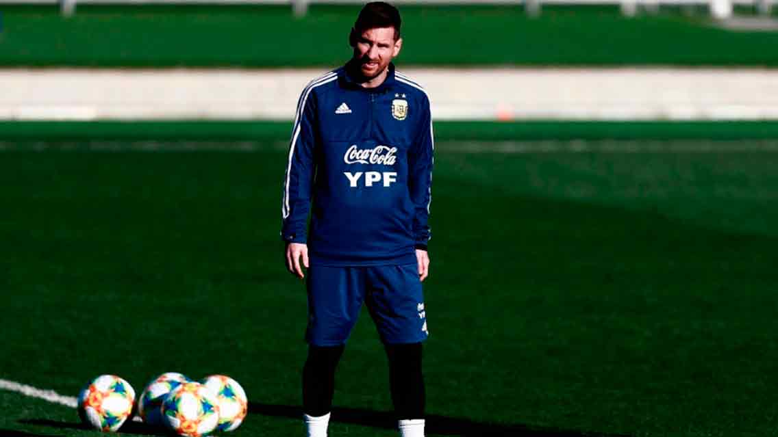 Messi abandonó la concentración de Argentina