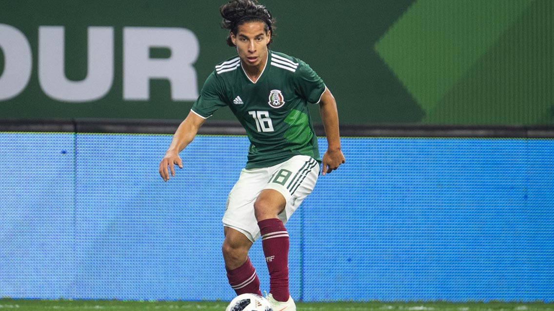 Diego Lainez molesto por no ir a Copa Oro