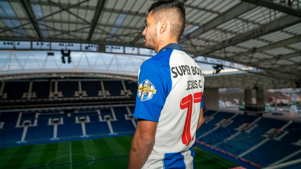 FC Porto renueva a 'Tecatito' Corona hasta 2022