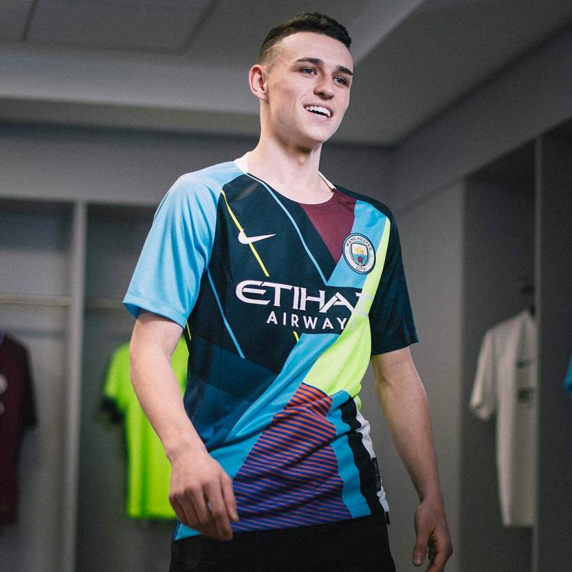 Manchester City y Nike lanzan jersey conmemorativo